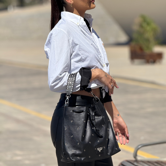 Elegante Bucket-Bag aus Echtleder mit Nieten – Schwarz – IULIUS