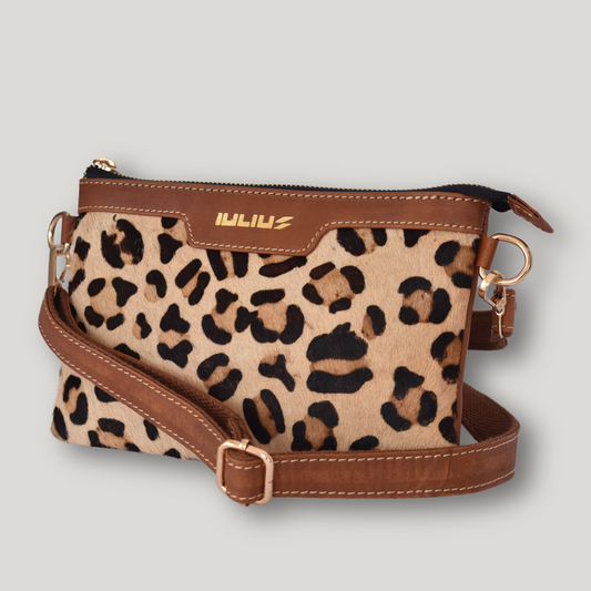 IULIUS Clutch aus Echtleder mit Leopardenfell-Akzent – Braun